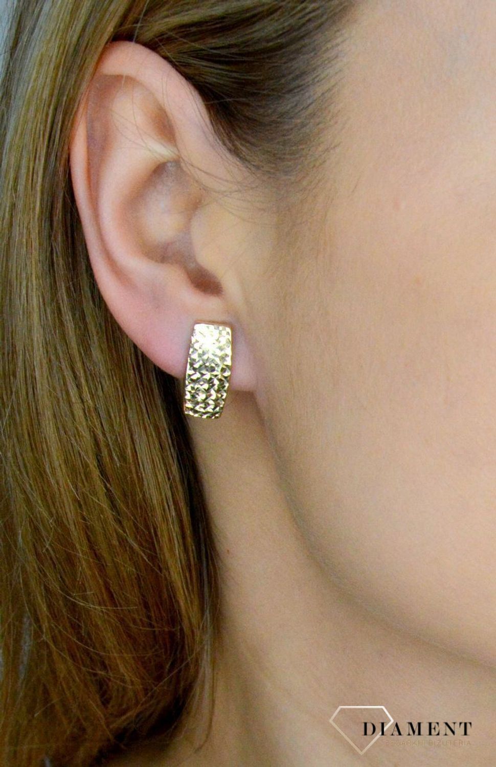 Złote kolczyki damskie 585 klasyczne angielskie diamentowane.jpg